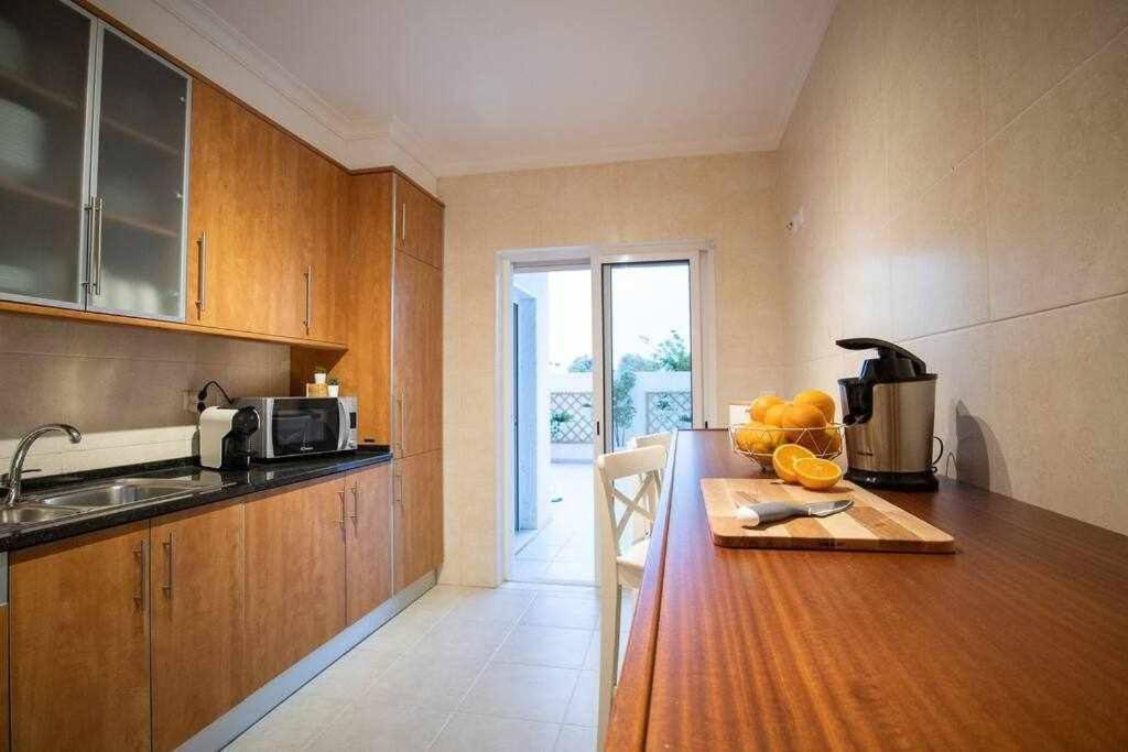 Modern 3Br Apt W/ Lg Terrace, Bbq, Ac & Parking Tavira Kültér fotó