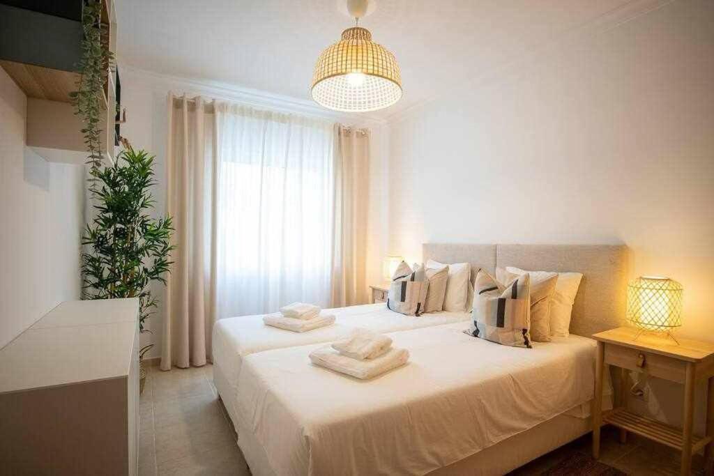Modern 3Br Apt W/ Lg Terrace, Bbq, Ac & Parking Tavira Kültér fotó