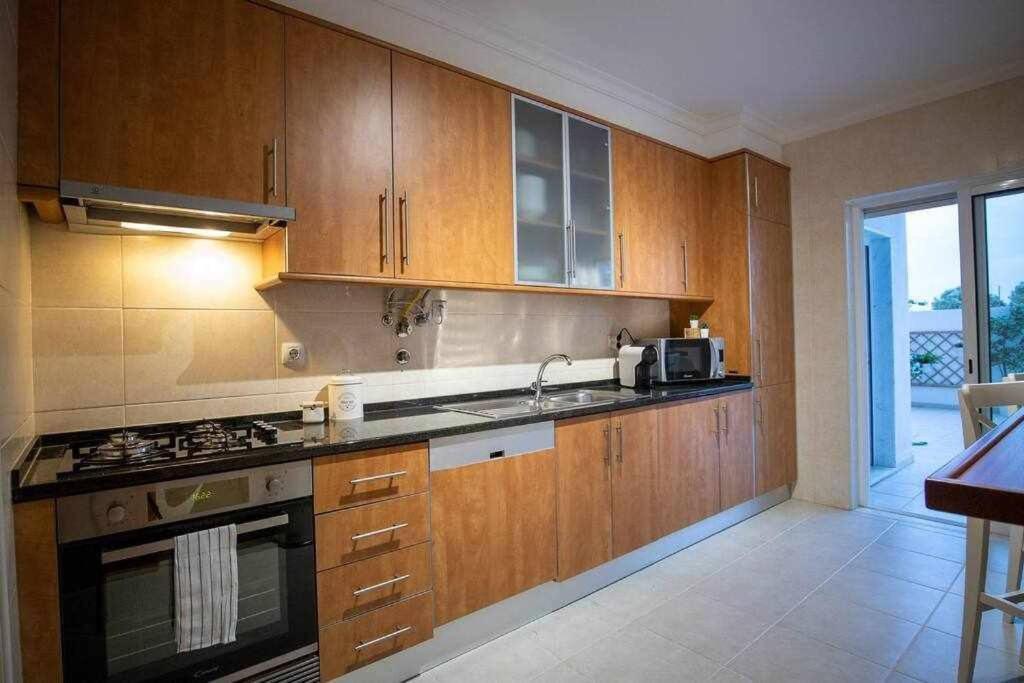 Modern 3Br Apt W/ Lg Terrace, Bbq, Ac & Parking Tavira Kültér fotó